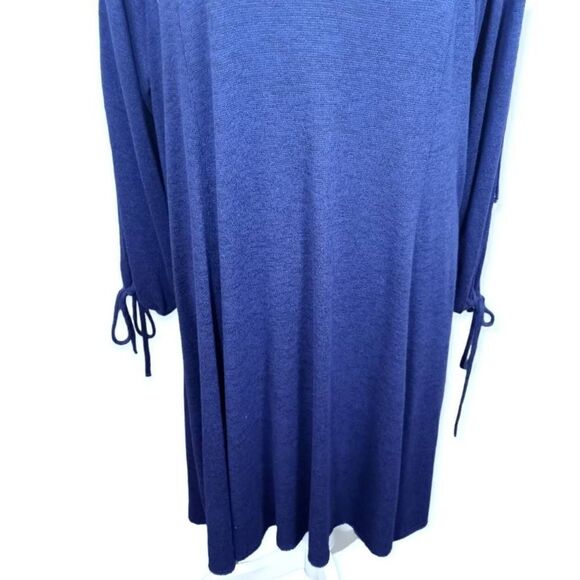 TORRID NAVY BLUE COLD SHOULDER V-NECK DRESS SZ.3X EUC - Picture 3 of 8